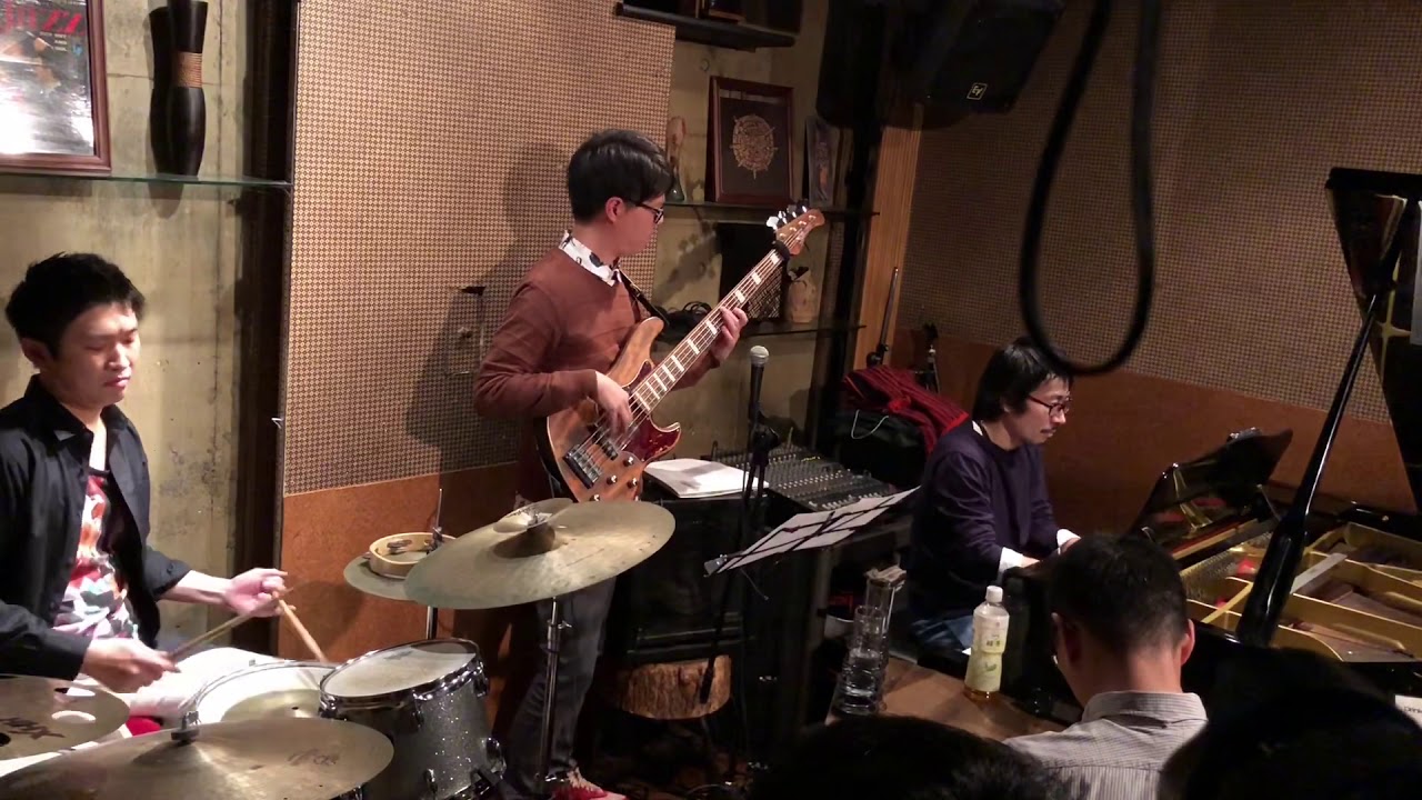 Watch Re-Trick 2020 1/25【6】”bloom” @吉祥寺Strings on YouTube Watch Re-Trick 2020 1/25【6】”bloom” @吉祥寺Strings on YouTube