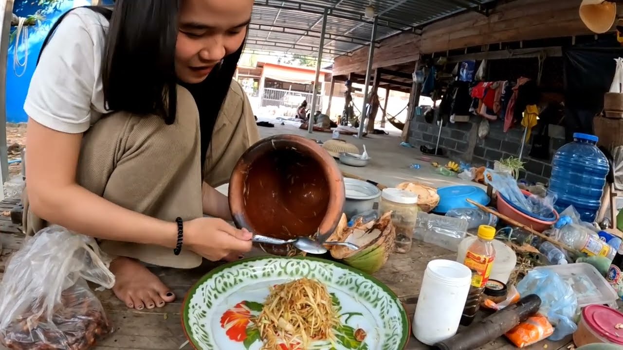 ใช้ชีวิตประจำวันอยู่บ้าน ทำของหวานกินส้มตำ