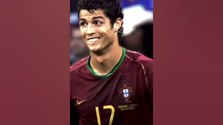 ZIDANE Reacts to RONALDO Stepover Skills 🤯 #football #shorts #ronaldo #zidane #reaction #ViralShort