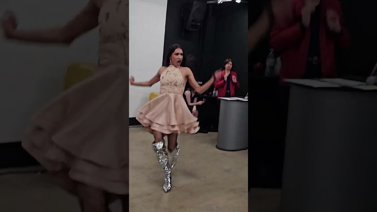 strut drag show performance 🎭