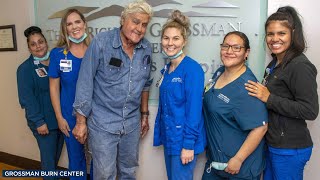 Jay Leno seen in 1st photo since suffering severe burn injuries screenshot 3