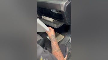 Changing a Cabin Air Filter 😮 #cabinairfilter #airfilter #dirty #clean #replace #fivestarchevrolet