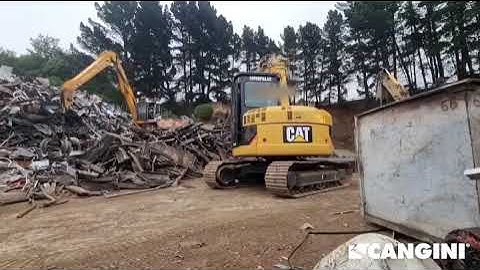 Sorting Grapple working in a Landfill | Cangini Benne