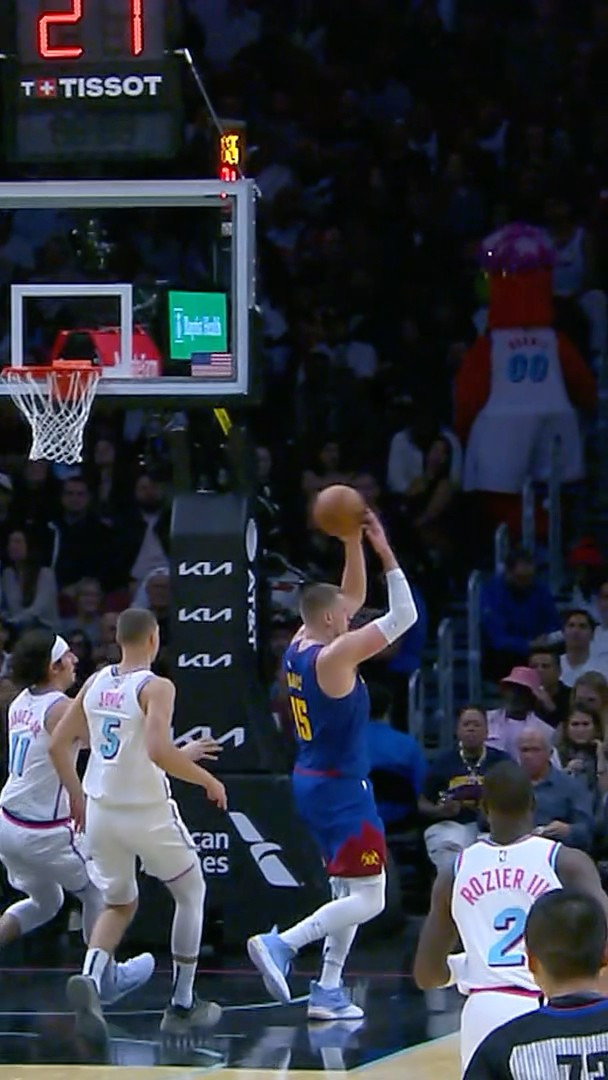 Jokić with the INSANE pass! ?