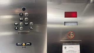 TK Hydraulic Elevator @ Old Navy - Roosevelt Collection | Chicago, IL