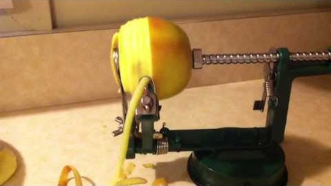 How To Peel And Core An Apple In 15 Seconds