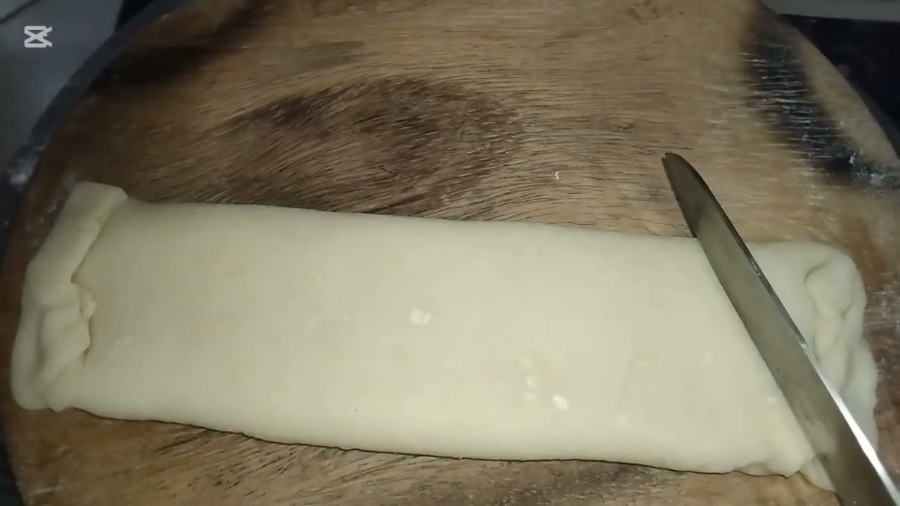 সুজি নারিকেলের পুর ভরা মিষ্টি ভাজা পিঠা রেসিপি||Oarna's mom ||daily vlog 🥟🥟🥟