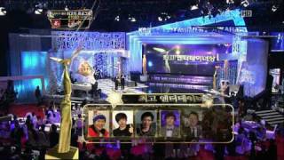 Uhm Tae Woong - Best Entertainer Award (111224)