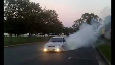 Vt xu6 hsv supercharged burn out