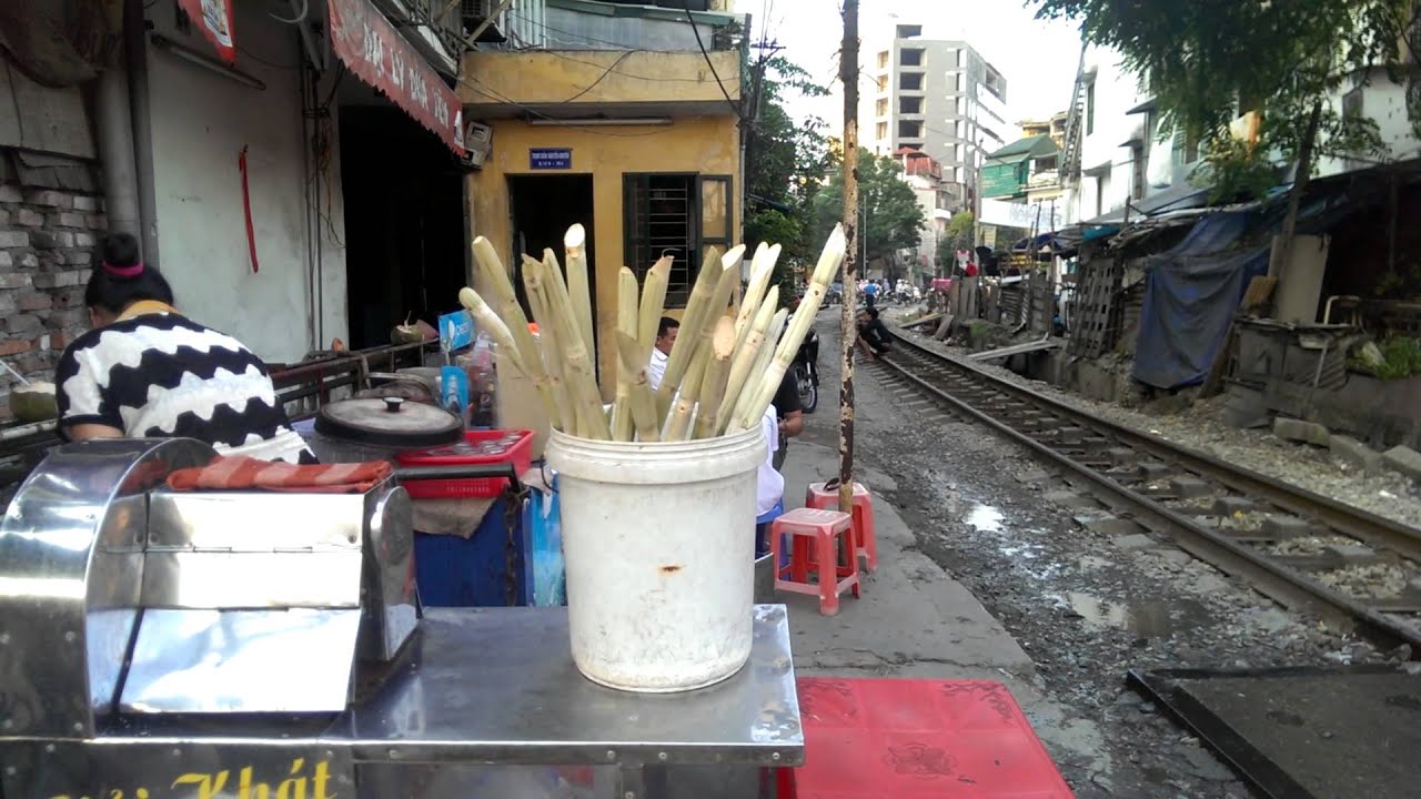 SUGAR CANE JUICE - HANOI, VIETNAM