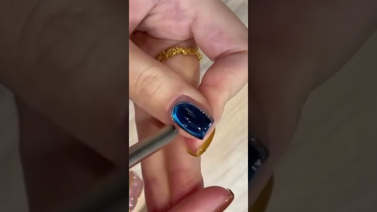 Klein Blue Glass Bead Cat Eye Nail Art 