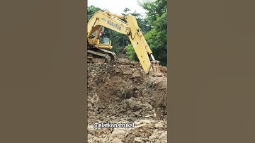EXCAVATOR KOMATSU PC 200 LOADING BUANGAN LUMPUR HASIL NORMALISASI KALI BEKASI PART 8 #shorts