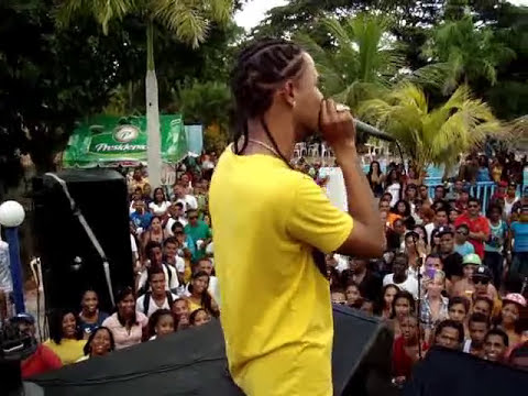 mozart la para vs negro activo improvizando en puerto plata