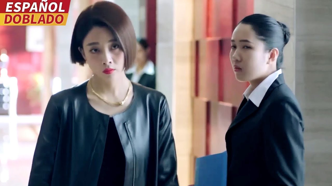 [Doblado Esp] Cuando se enteró de que los Gamberros golpearon a su Marido, la Mujer se enfureció.