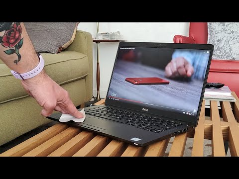Video: Clean Your Keyboard - Easy Advice From The Experts