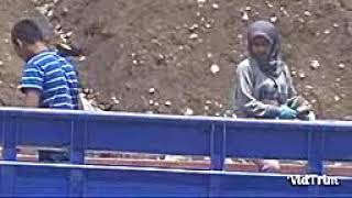 Gadis cantik penambang pasir Merapi