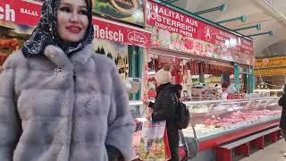 Granate Styling, walking in public, shopping food #market hall, Vienna, thigh high boots, high heels