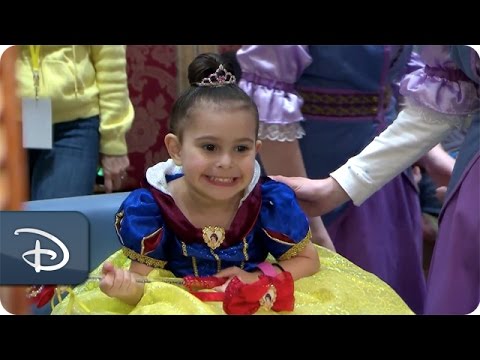 Disney Parks Moms Panel | Pretty as a Princess | Bibbidi Bobbidi Boutique