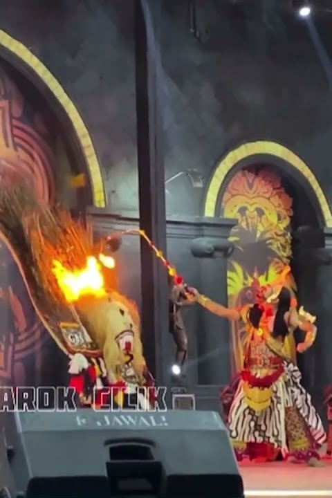 Reog terbakar saat pentas #shorts