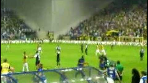 Vitesse/ Aad de mos rent veld in / AZ
