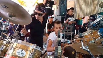 KOCAK AKSI PANGGUNG RUSDY OYAG BERSAMA CEU TARSIH