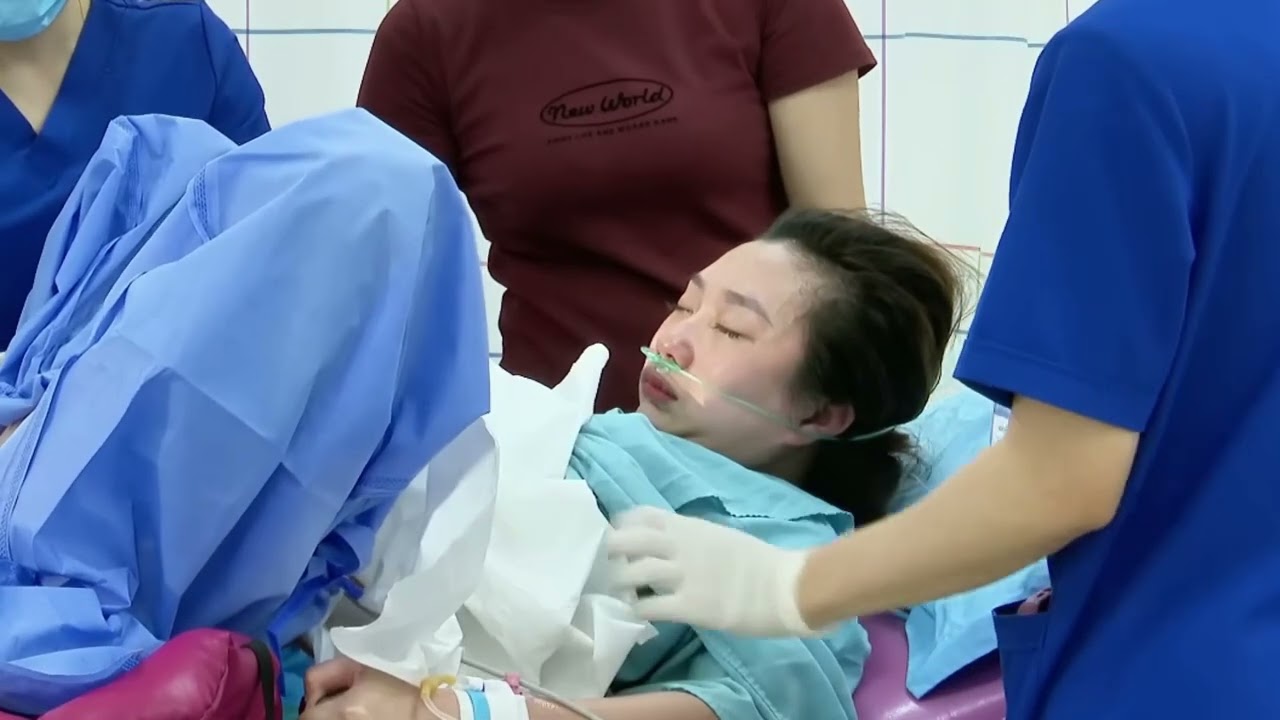 Natural Birth Experience | Emotional Labor, Water Breaking & Delivery | Birth Vlog