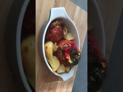 stuffed-peppers-and-tomatoes-(-Γεμιστά-)