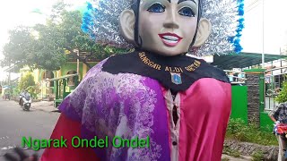 Ondel-ondel paling gila joget di jalanan|Ngarak ondel-ondel|didatangi ondel-ondel kerumah