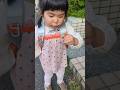 わた毛が飛ばずにガッカリするうなちゃん♥