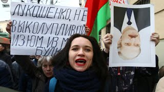 Александр Лукашенко покинул страну? Сам он опровергает подобные новости от СМИ Беларуси