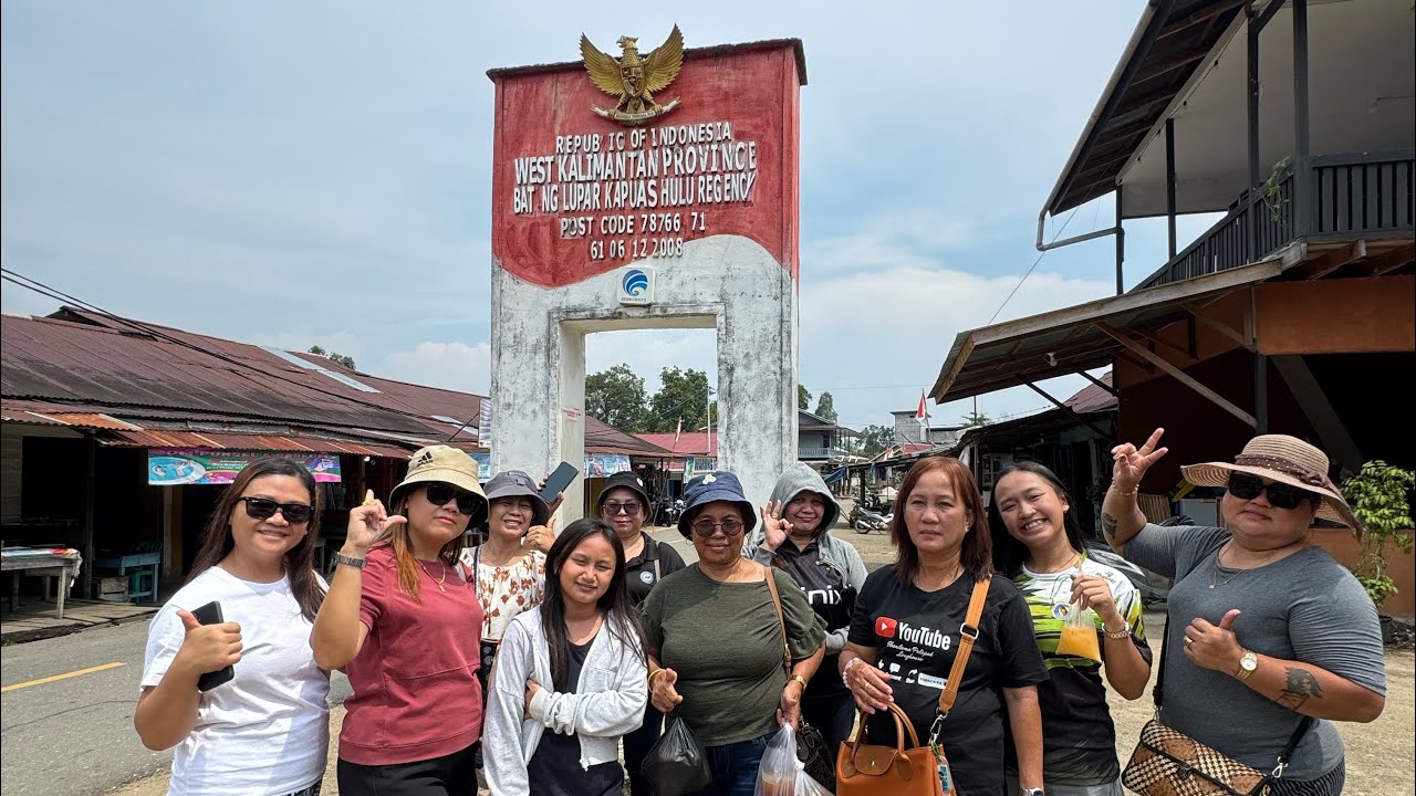 MEMBELI BELAH DI PASAR LANJAK // JETI DANAU SENTARUM,DANAU TERBESAR KALIMANTAN // 