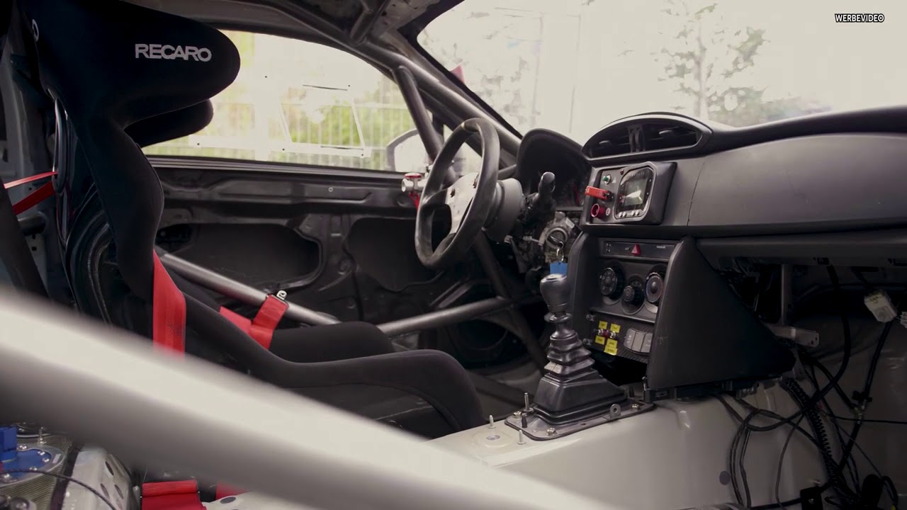 Toyota pole auto
