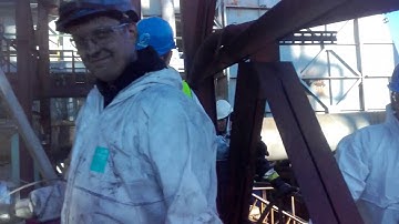 Catalyst replacement in nitrogen medium