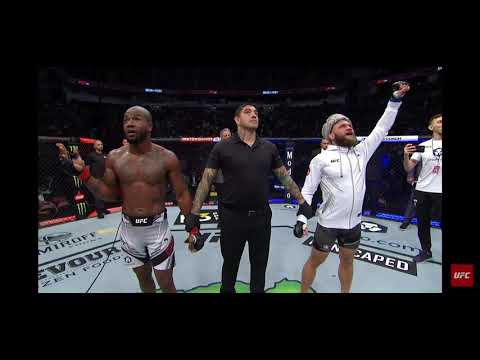 المصارع الشيعي رافائيل أتامان فيزييف الذي حمل بوستر فيلم سيدة الجنة يصرخ يا علي بعد فوزه في المصارعه