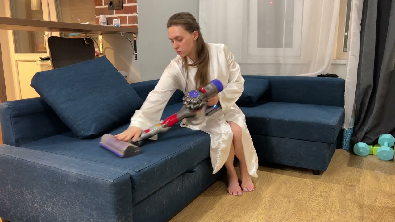 Comparing Dyson vs my old canister vacuum cleaner. Which one works better?