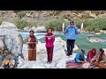 🌊 Iranian Nomadic Life | Fishing in the raging mountain river by brave girls of the Zagros nomads 🎣🐟