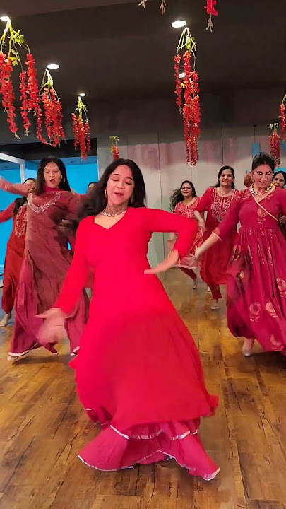 dhindhora baje re  #rockyaurranikipremkahani #karanjohar #dhindhora #trending #dance #bollywooddance