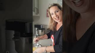 עוגת לימון בחושה וריחנית
