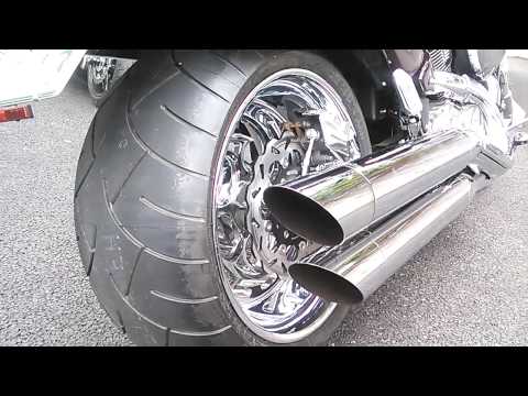 M109Rの300タイヤ - YouTube