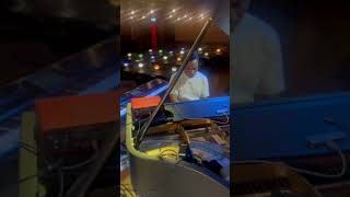 Fr1th Vibes out playing Nostalgia
Londons Fr1th plays a vibey version of Nostalgia from his album Mind Blossom.
#Piano #Vibes #Fr1th #MelloMusicGroup #MindBlossom #London #jazz Fr1th Vibes out playing Nostalgia