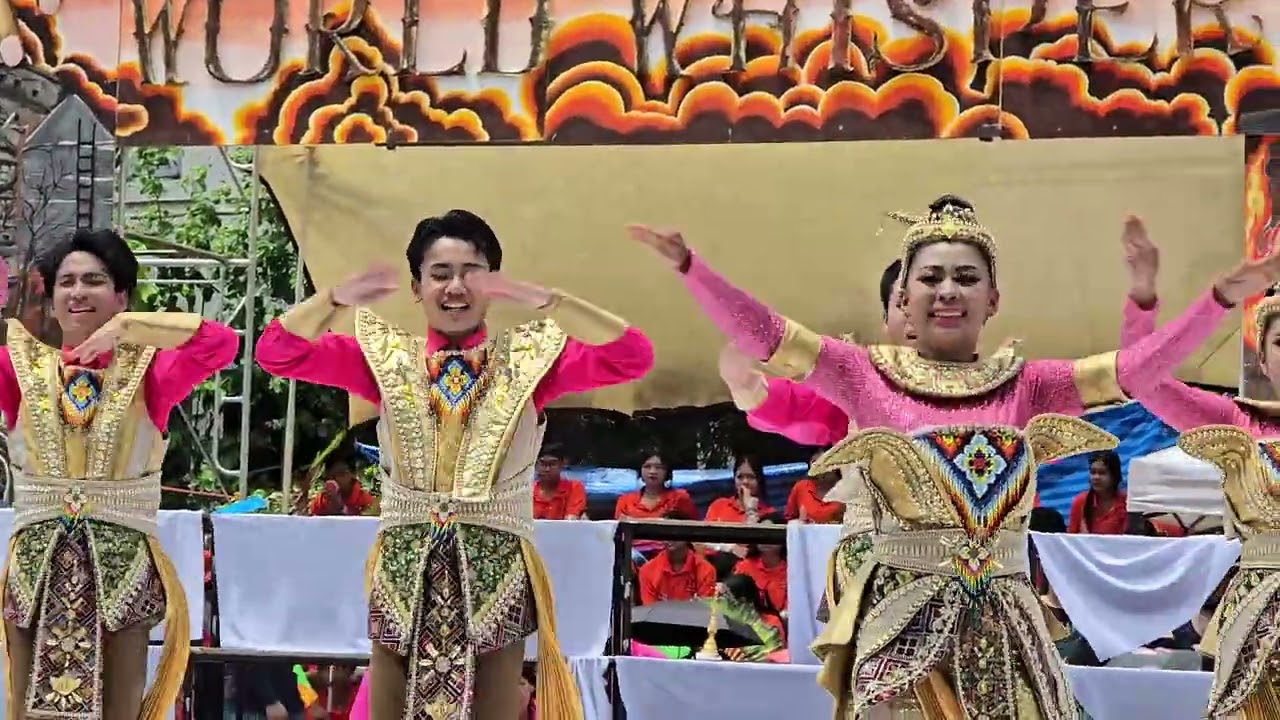 ประกวดเชียร์ลีดเดอร์สีชมพู โรงเรียนอยุธยานุสรณ์