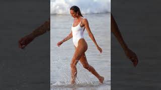 Pregnant Candice Swanepoel parades her figure in Brazil '‍
