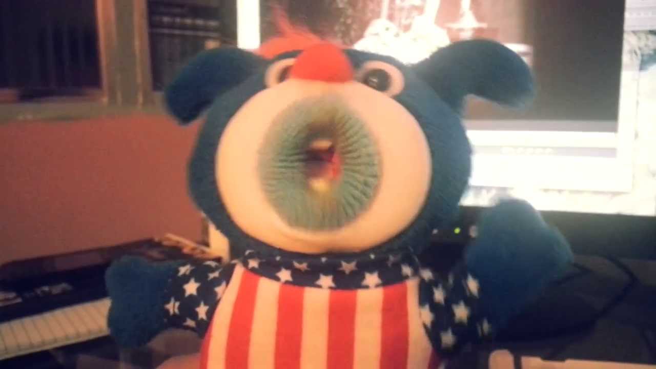 Learn to sing the National Anthem (fart included near the end) YouTube