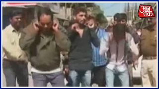 Indore Police Punish Goons In Front Of Public