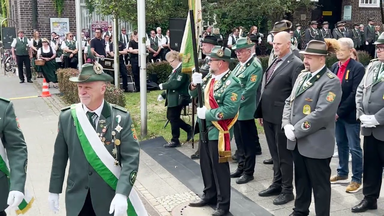 Schützenfest Lehrte 2023: 2x Großer Festumzug (Abmarsch am Rathaus und Vorbeizug Burgdorfer Straße)