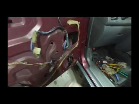 Видео: Как сбросить электрический стеклоподъемник на Honda CRV?