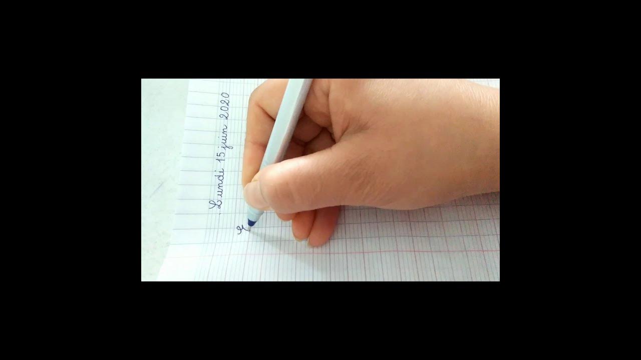 Apprendre à bien écrire sur le cahier en cursive dès la grande section (la  lettre q) 