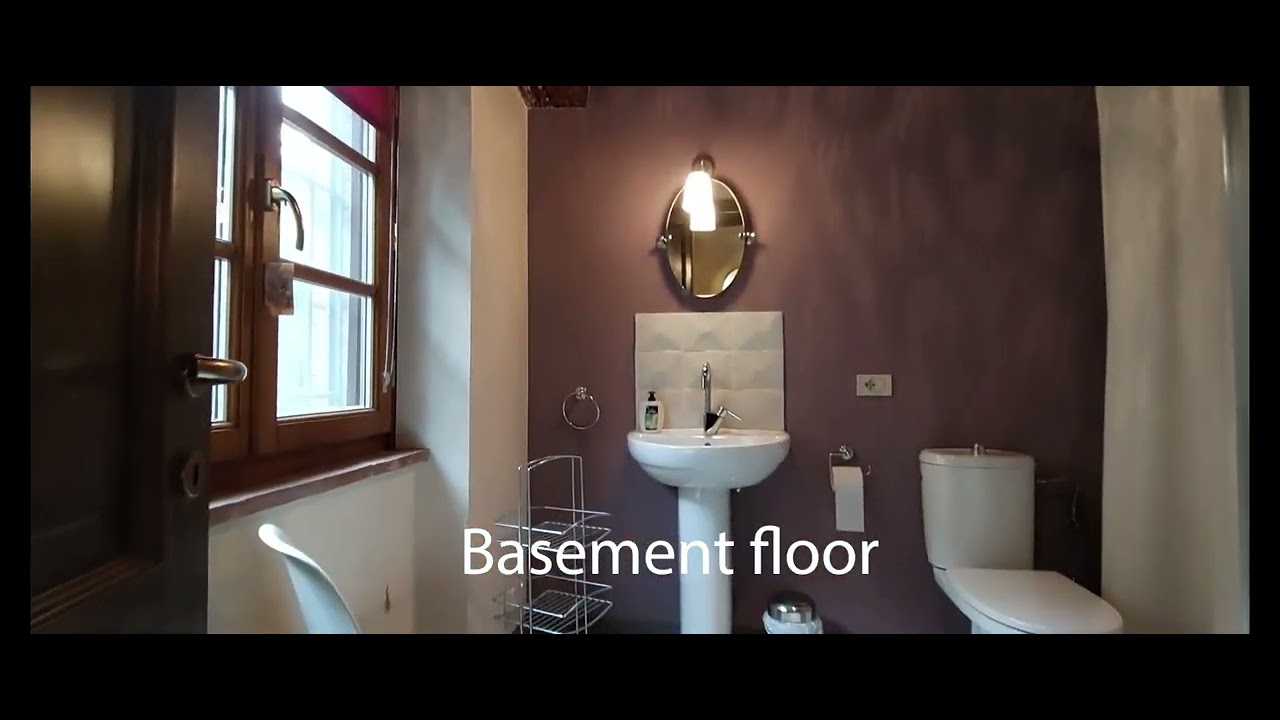 Rustic house with garden for sale in Pescaglia, Tuscany