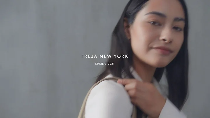 Freja Unboxing Short