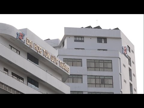 2.000 sinh viên hoang mang chưa biết khi nào nhận bằng tốt nghiệp | VTV24